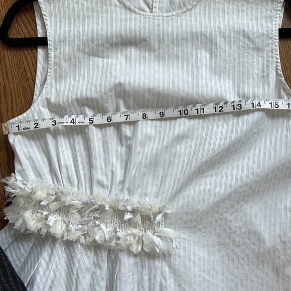 Stunning asymmetric sleeveless blouse - Picture 6 of 10